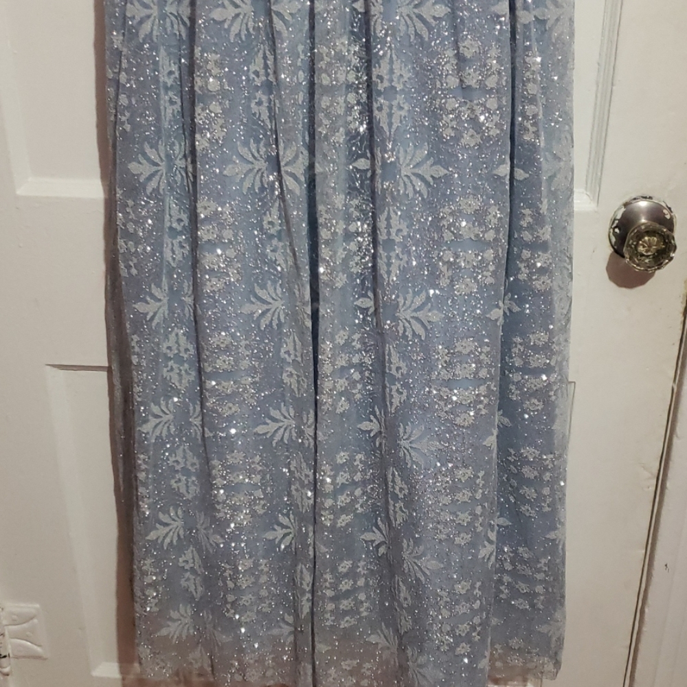 Dress - Picture 3 of 5
